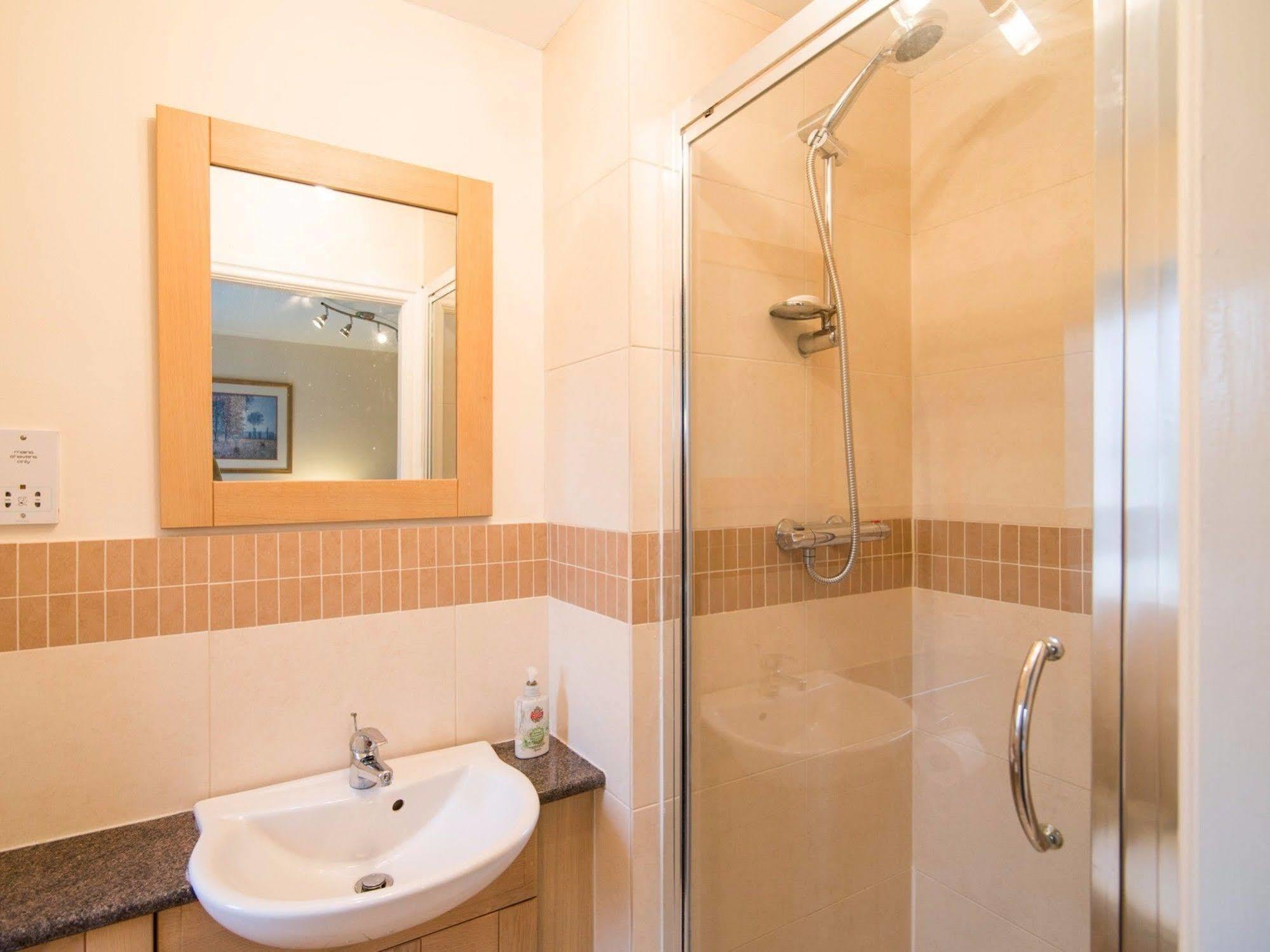 Ayuda House Hotel Altrincham Ngoại thất bức ảnh