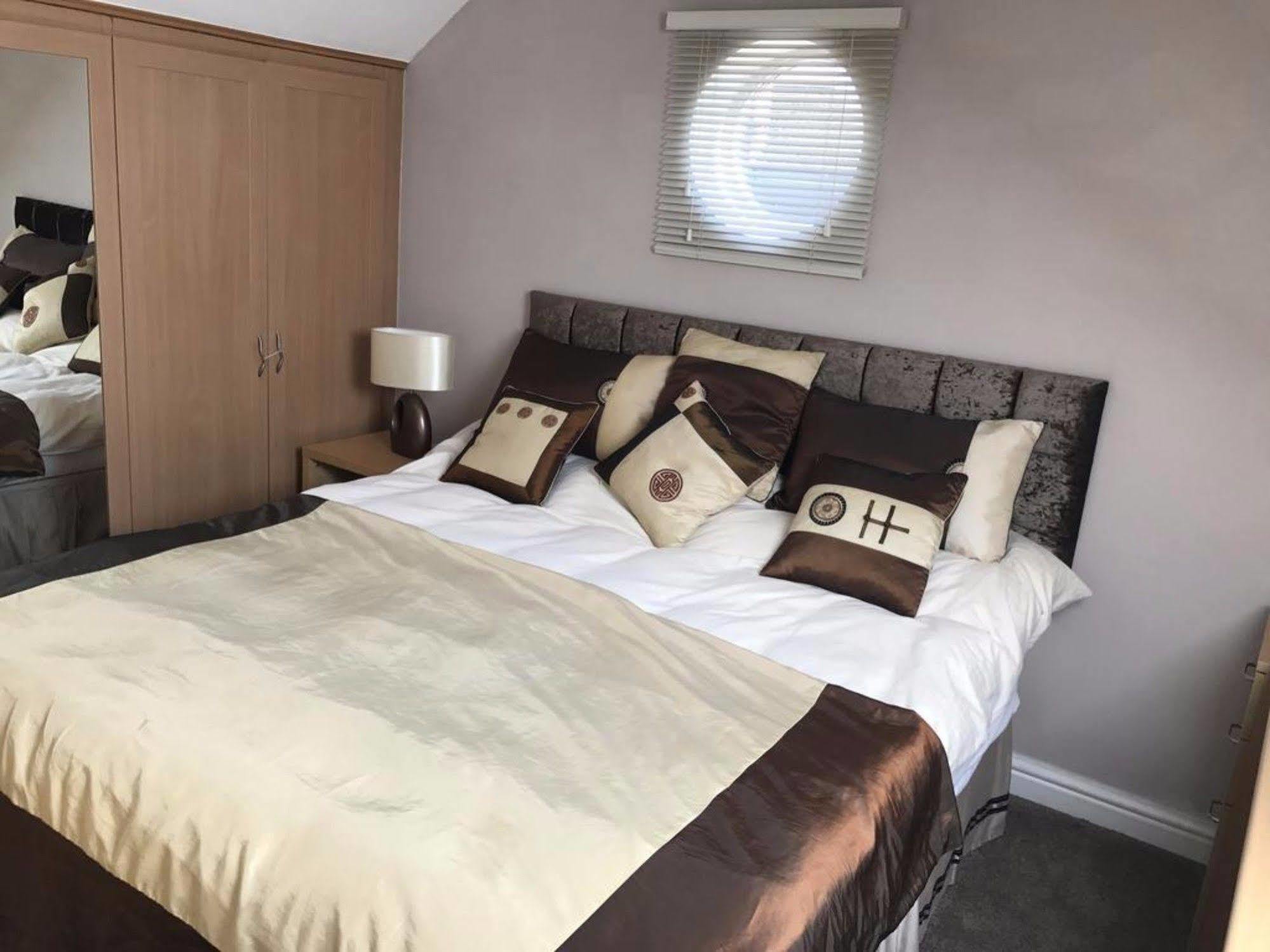 Ayuda House Hotel Altrincham Ngoại thất bức ảnh